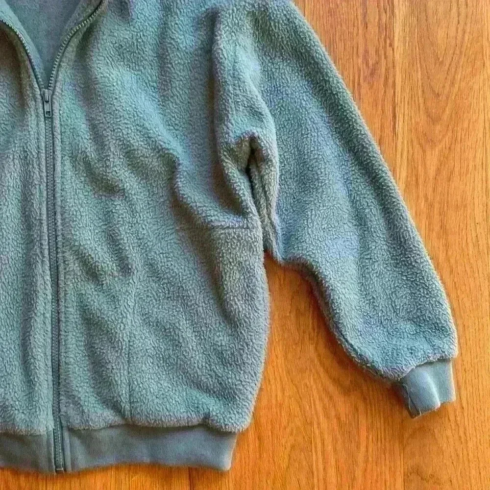 Urban Outfitters Size XS Teal Long Sleeve Zip Up Fleece With 2 Pockets - Picture 3 of 4